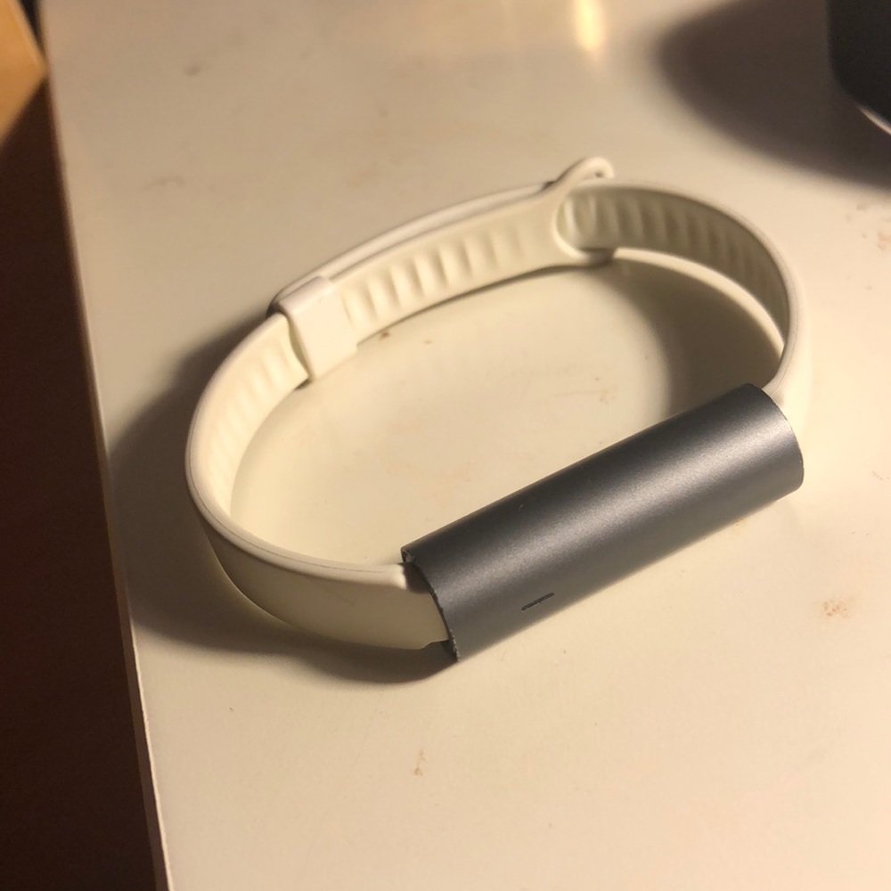 Misfit ray fitness tracker and extra bands